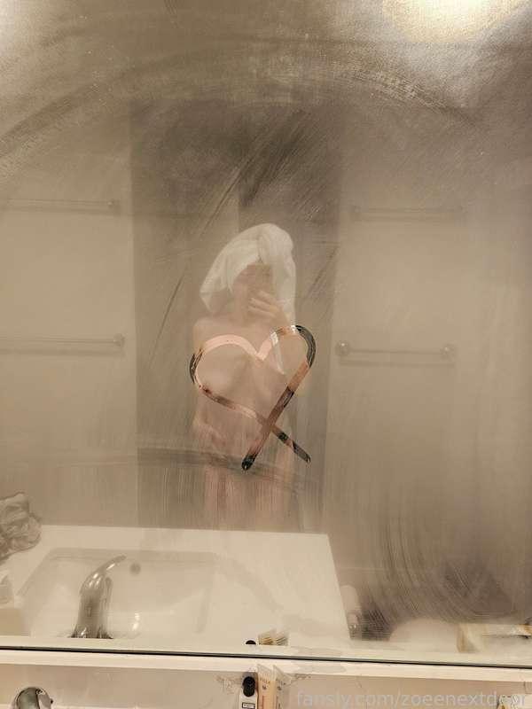 zoeenextdoor image #3