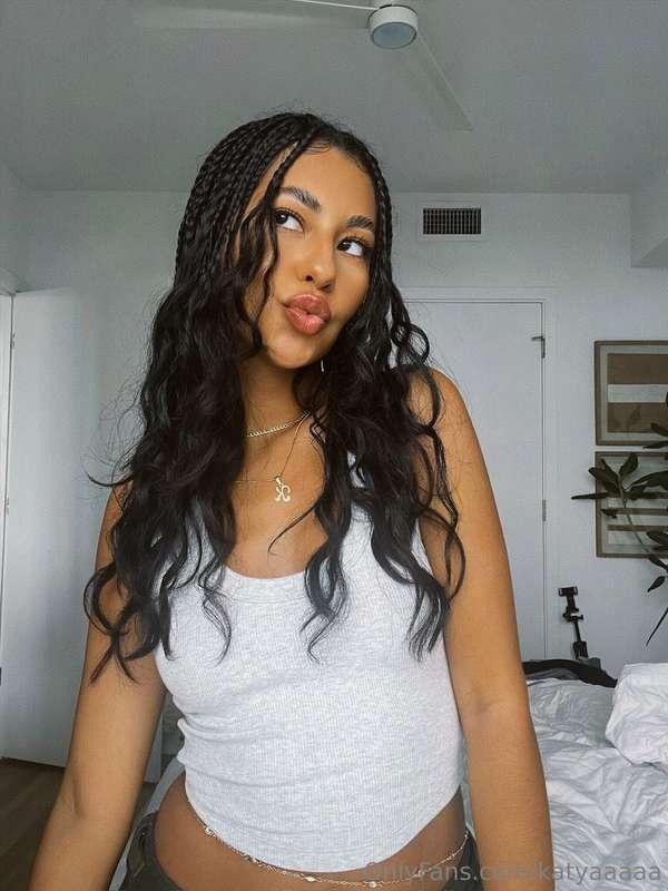 Feeling cute, might steal your attention later 😘💋 What do yo..