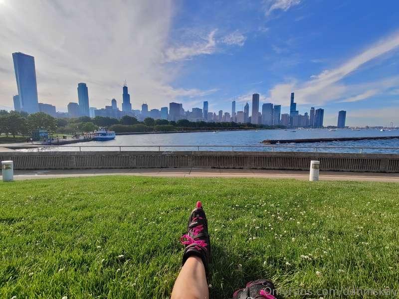 Viewz 💨🛼☀️🏙️  What's your favorite summer activity?
