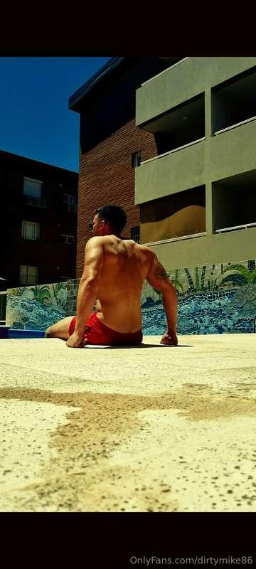  Can you scratch my back? 