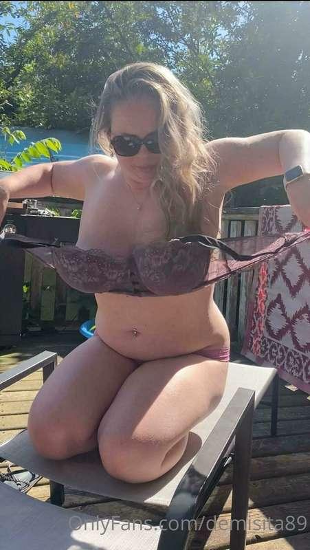 I’m an all natural busty blonde from Western Canada with REA..