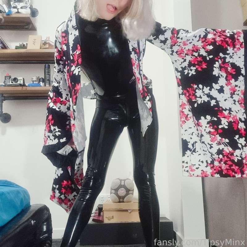 tipsyminx image #40