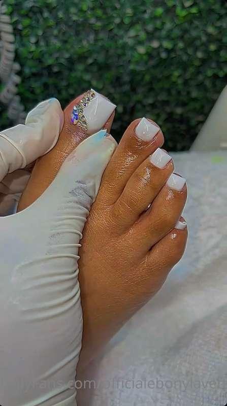 Do my toes look good enough to suck?