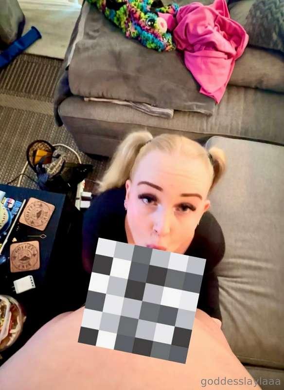 My first BJ vid😜💦🍆
Had to be quiet cause he had a girl in hi..