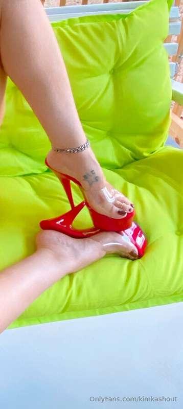 Red makes me hot, how bout you❤️