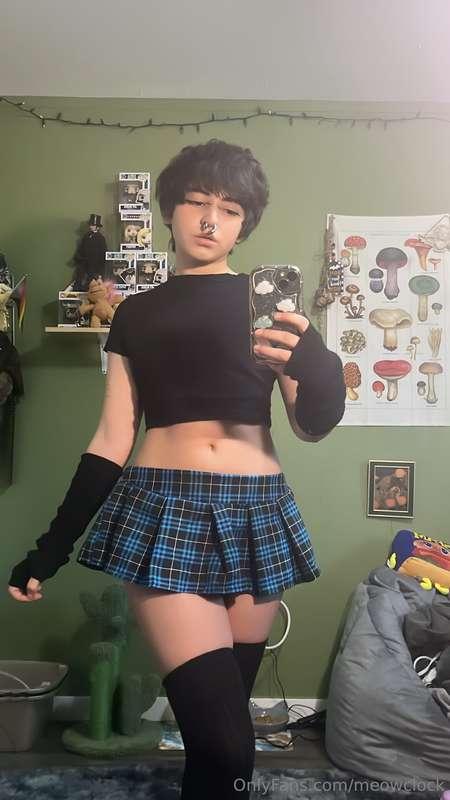 i wanna sit on someones lap while wearing this skirt c: