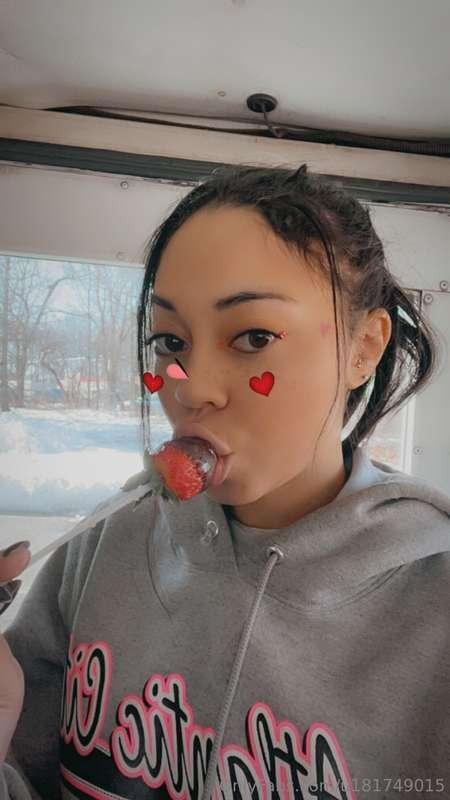 Anyone want a snack 🍓😉