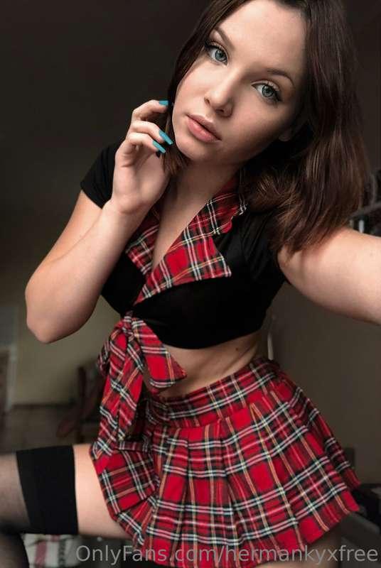 Líbím se ti jako studentka?👩🏻‍🎓❤️🖤