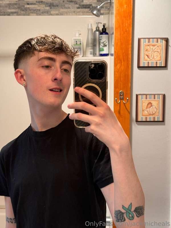 Do you wanna see more selfies ?