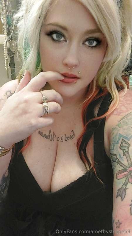 Hey Daddy 😉😘
Anyone wanna sext or video chat and masterbate ..