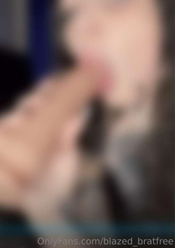 Watch me touch myself as I suck my dildo!! 👅💦