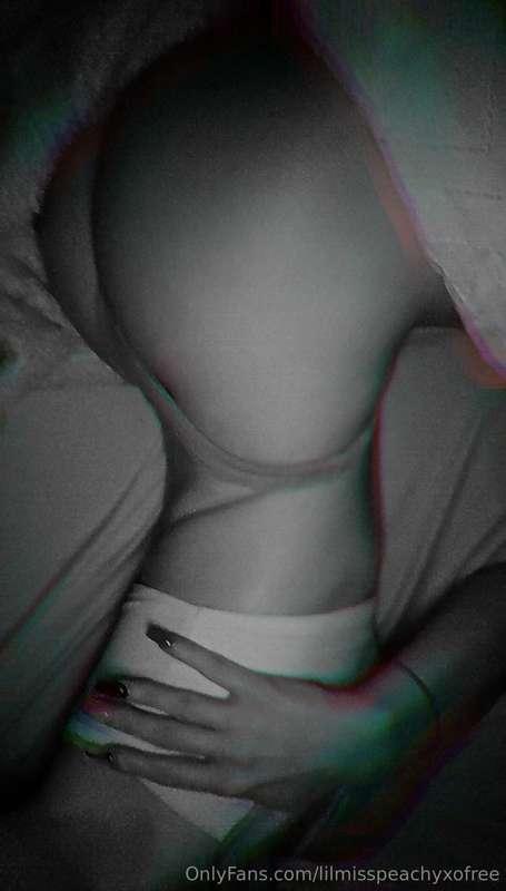 Wanna see more bootyy 🖤 http://onlyfans.com/lilmisspeachyxox