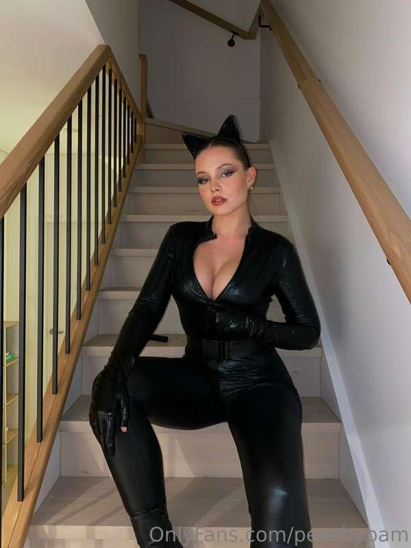 Forgot to share some of my Halloween AKA Catwomen 🐱🐱 pics !
