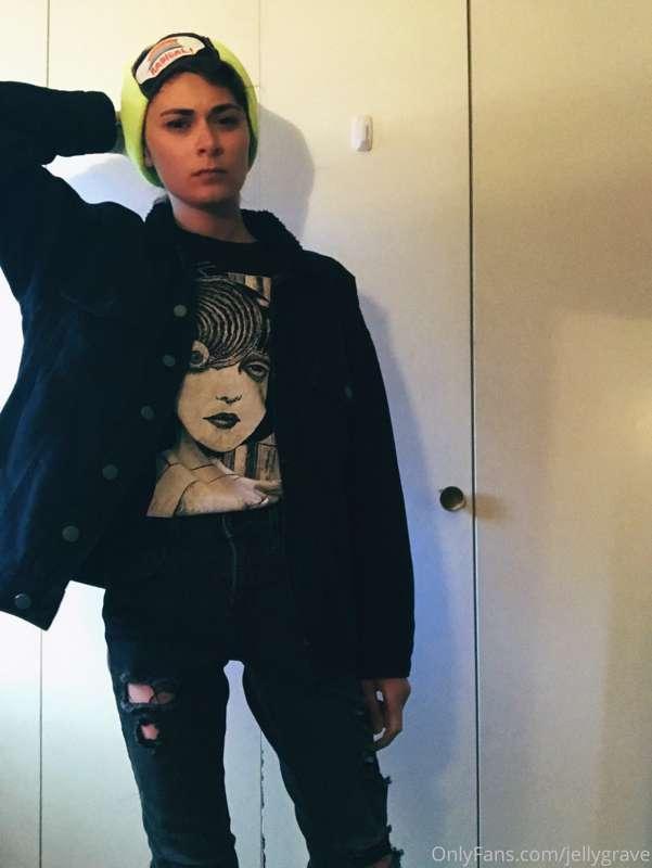 You’ve seen the cute punk femboy around occasionally. He put..