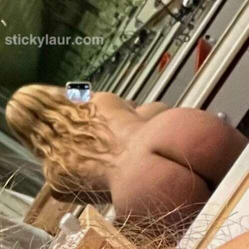 naked mirror selfies 🥰