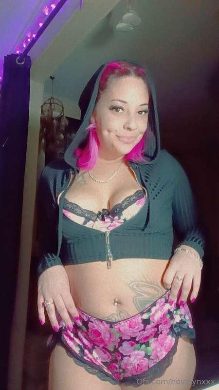 I'm tryna get some D tonight do I look fuckable😁