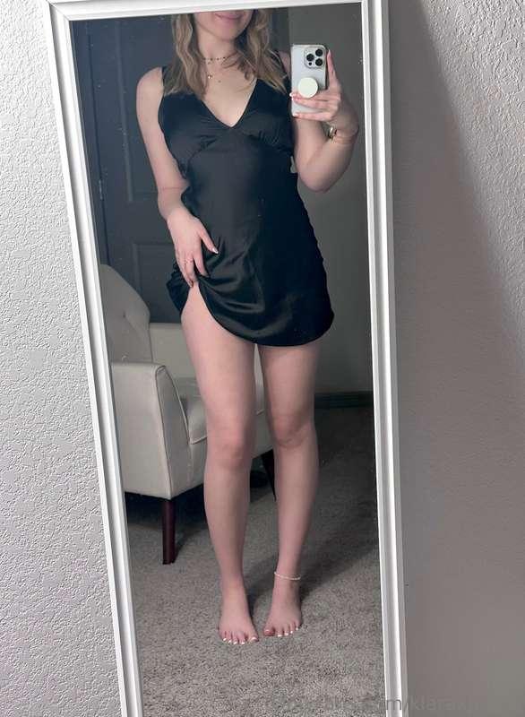 Mirror selfies after dinner.. bloated from pasta hopefully I..