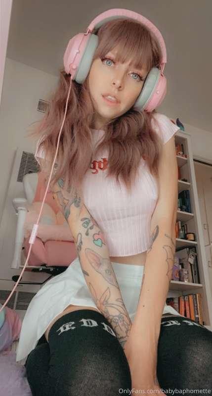what I look like with big tiddies 😝💕 I love my small boobies..