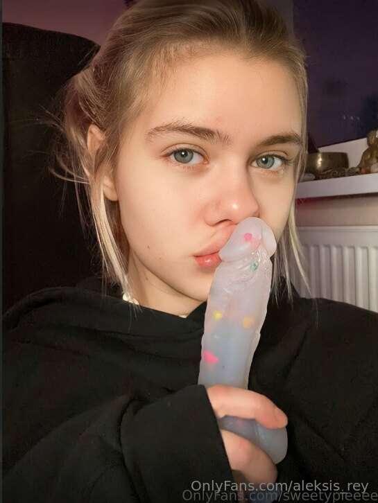 💫𝐅𝐑𝐄𝐄𝐄 𝐒𝐔𝐁𝐒𝐂𝐑𝐈𝐏𝐓𝐈𝐎𝐍💫
She is waiting for you👉🔥@sweetypieeee🔥
..