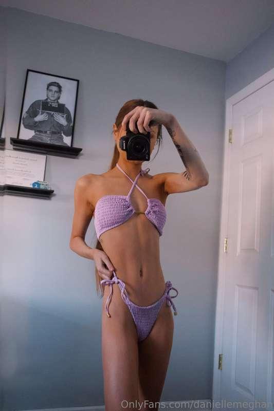 Unlock the post above this to see the bikini come off💜😈