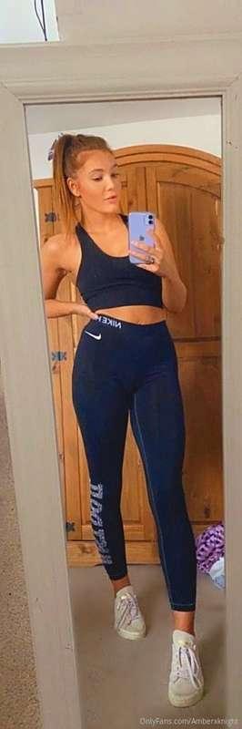 Work it baby 🍑
Who likes to squat.. or be squatted on 😉