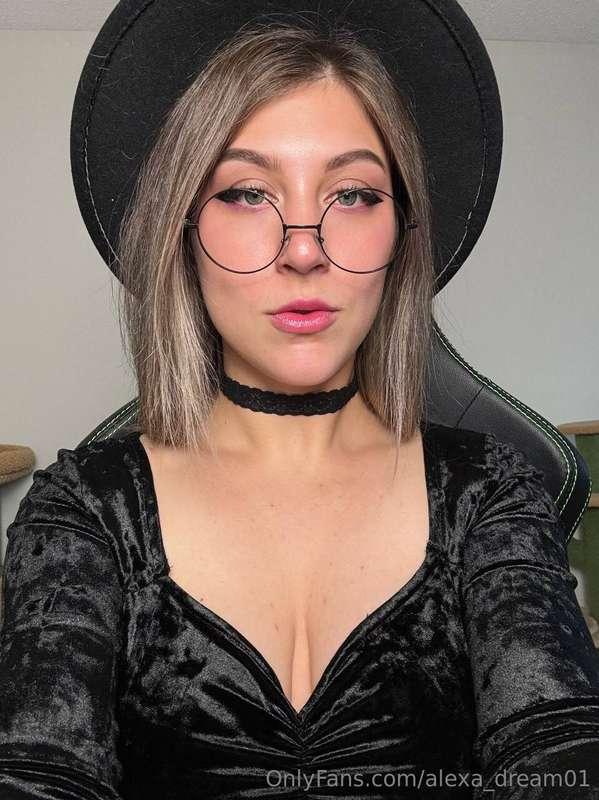 I wore this outfit at the start of my show on CB but nobody ..
