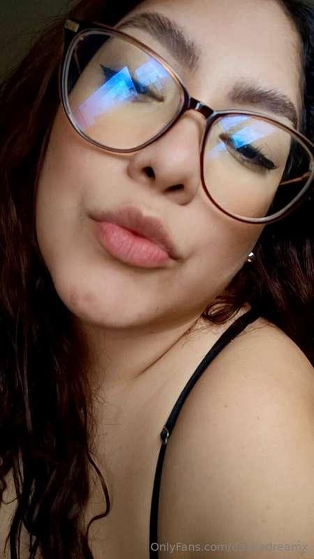 Your girl with glasses will always make you happy...how abou..