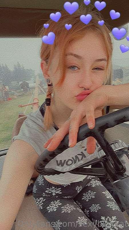 Tractor babe 🚜
