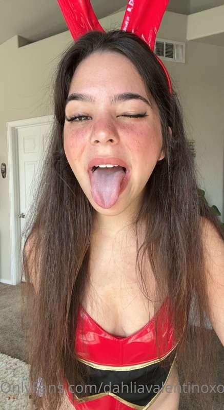 Don't keep me waiting for your cock😏