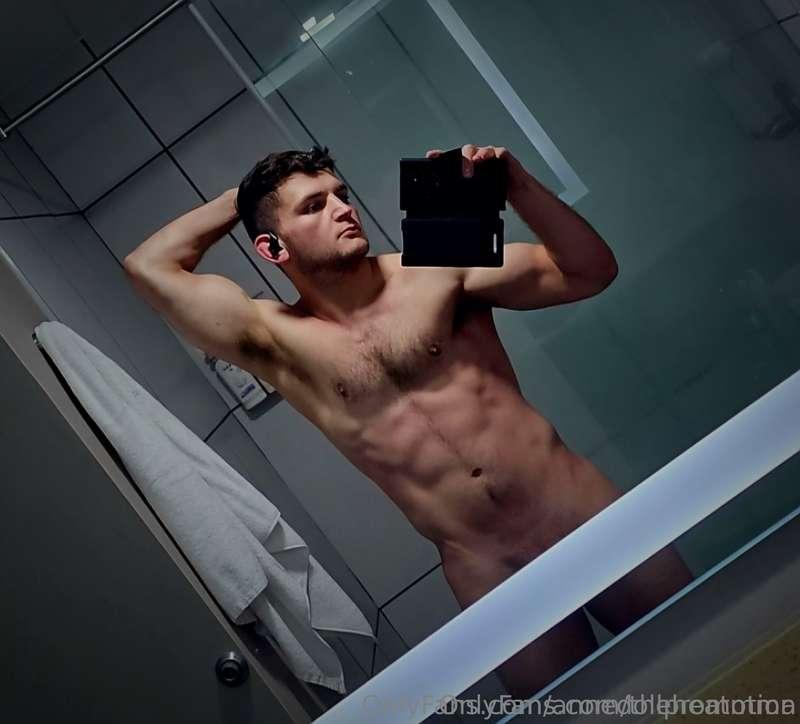 @theheatmma  Professional MMA Fighter and soon to be your fa..