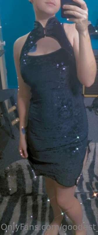 New dress but unfortunately its too small 🥹 One size :( 

I'..