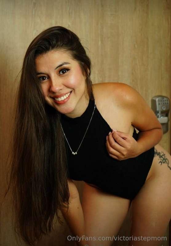 🔥👄 @amy-castro 👄🔥 🍑Always Horny! Come chat with me and watch..