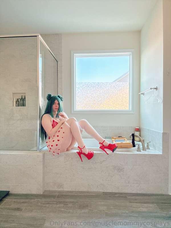 musclemommycosplays image #2