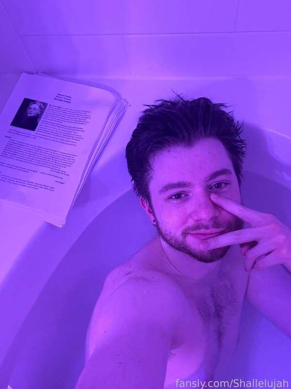 Just studying acting in the tub like a good little student ☺️
