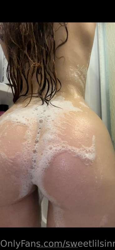 Brought the camera along for my shower, how’s the view? 😏💦