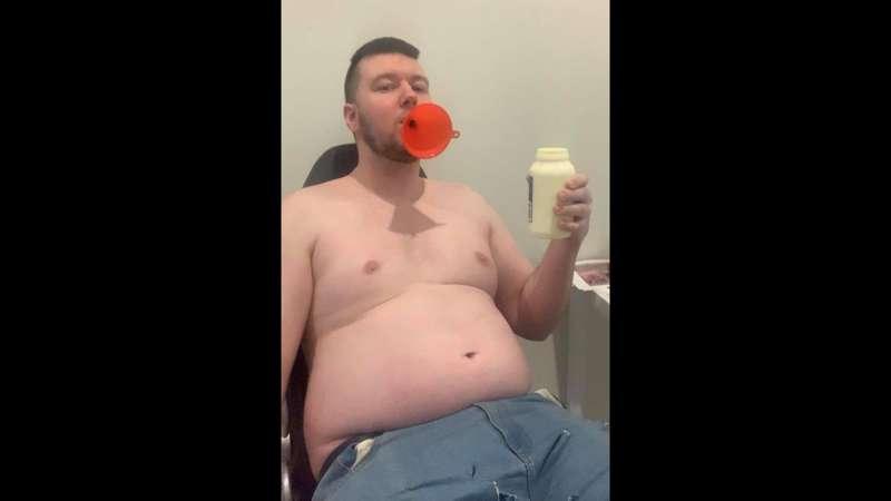 THICK CREAM SCULL THROUGH FUNNEL
