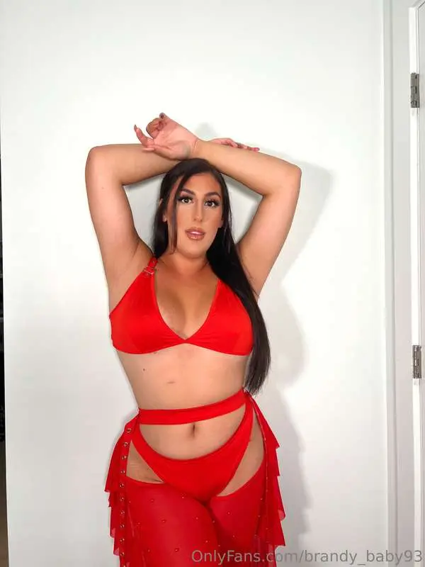 Should I tease you more… or give it all to you? 💦