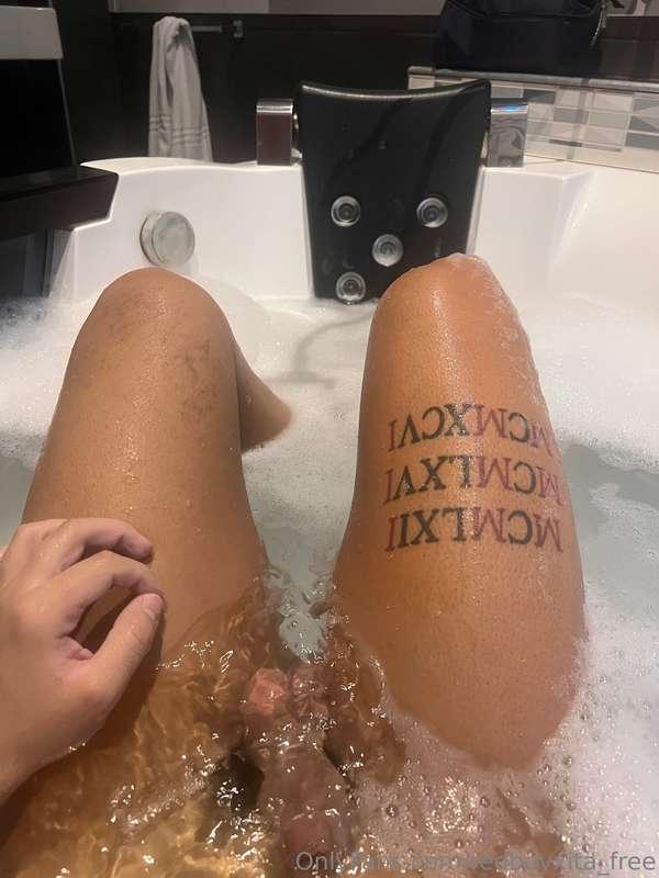 I’m so horny in here 🤭