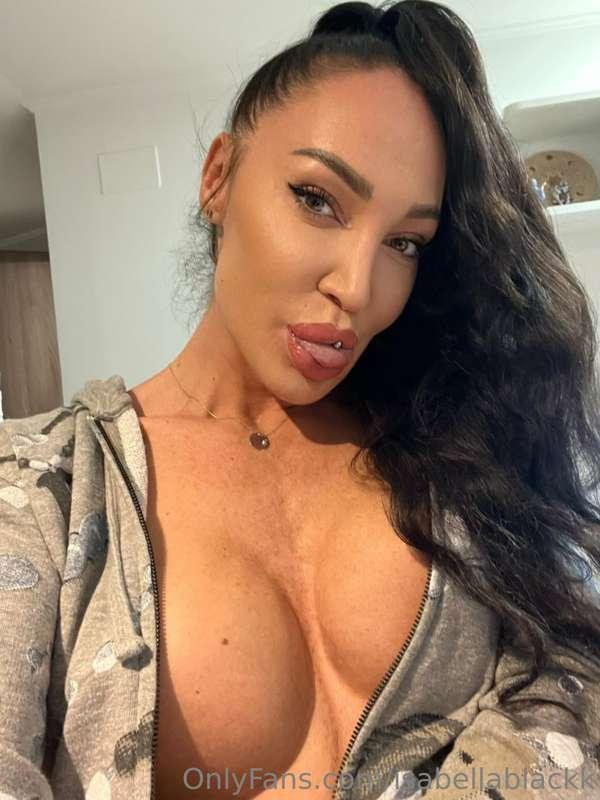 You wanna feel that tongue with your dick?💦