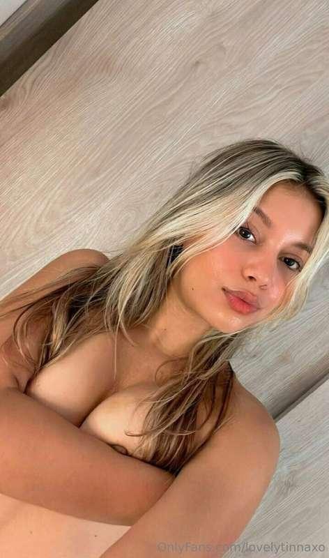 this sexy latina has everything to drive you crazy😏 a charmi..