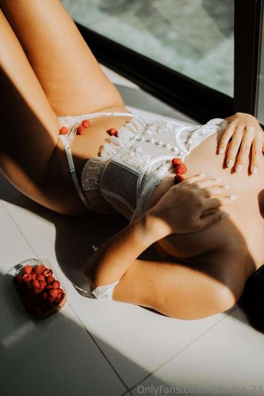 I’m covered in raspberries - juicy, sweetNot sure you'd want..