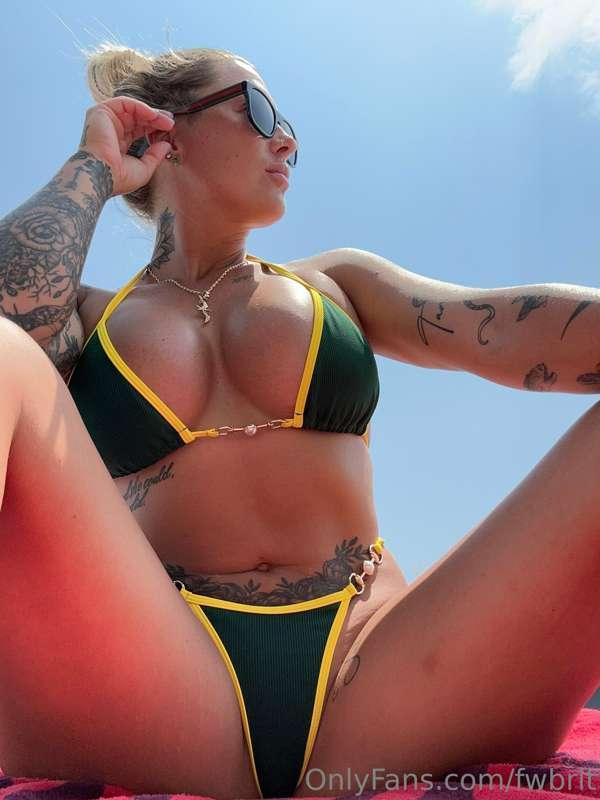 😜check those messages 😘🤤