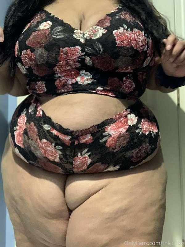 Good afternoon! Isn’t this cute!? 🌸💕🥰 I need more lace like ..