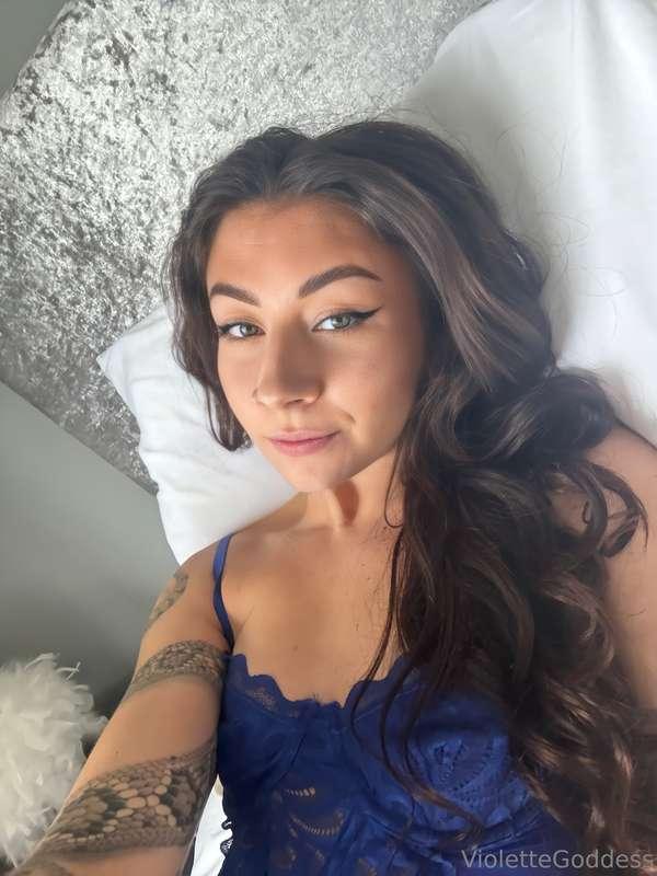 This beauty is beyond normal. My cravings today are slaves w..
