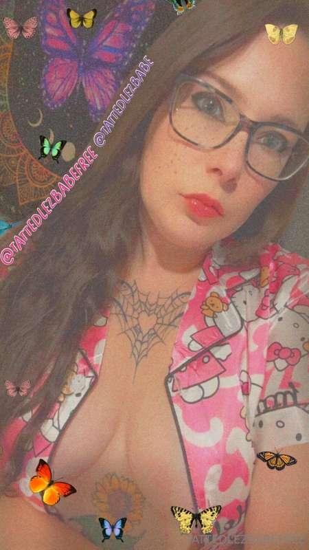🦋🩷 @tattedlezbabe has new content 🩷🦋⬇️⬇️😈😈 visit the link to..