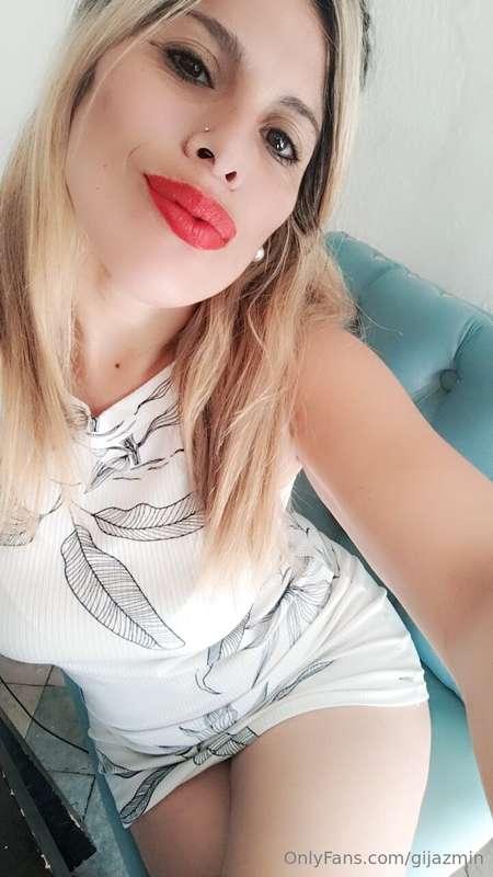 Beautiful afternoon, you like my outfit 💞give me some tips 😇..