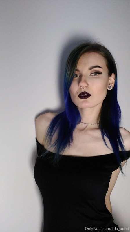 Google reminded me of my look 3 уеаrs ago again 🙃💙