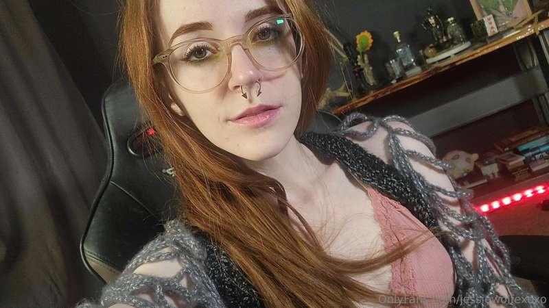 Just took some new dslr photos in my spider web cardigan! Go..