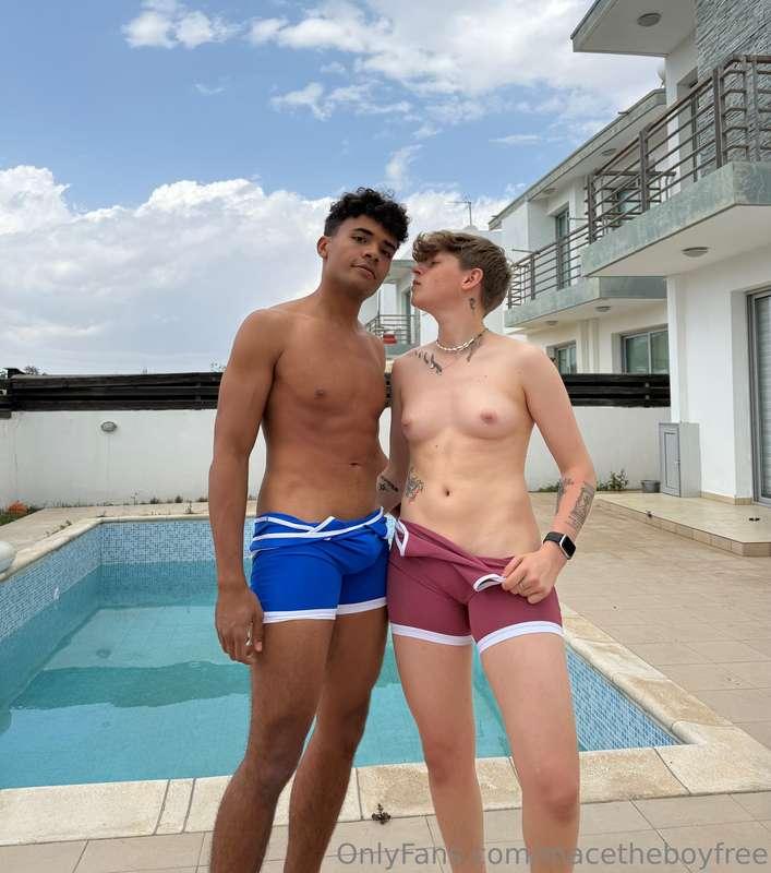 Pool boys blowing off some steam 😜 @luistwinkyy 