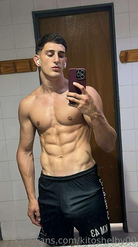 I want to do cardio, any volunteer?? 🥵
I'll last about 45 mi..